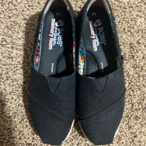 Women’s Skecher Bobs size 8